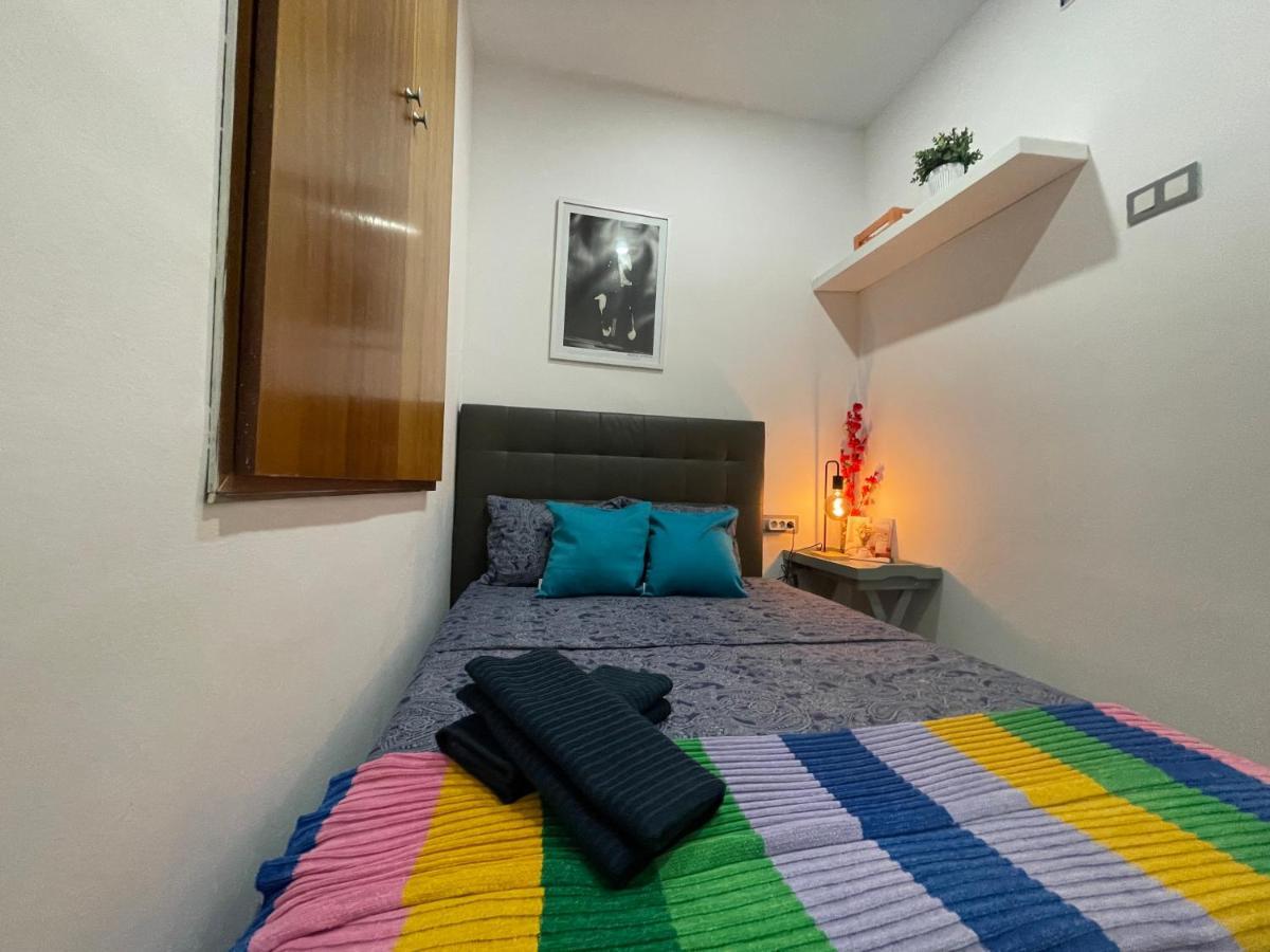 Plaza Universidad Rooms Барселона Экстерьер фото