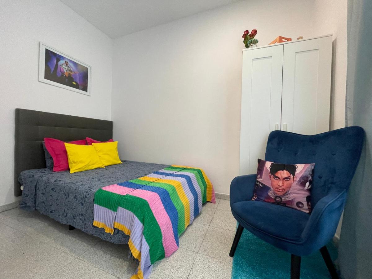 Plaza Universidad Rooms Барселона Экстерьер фото