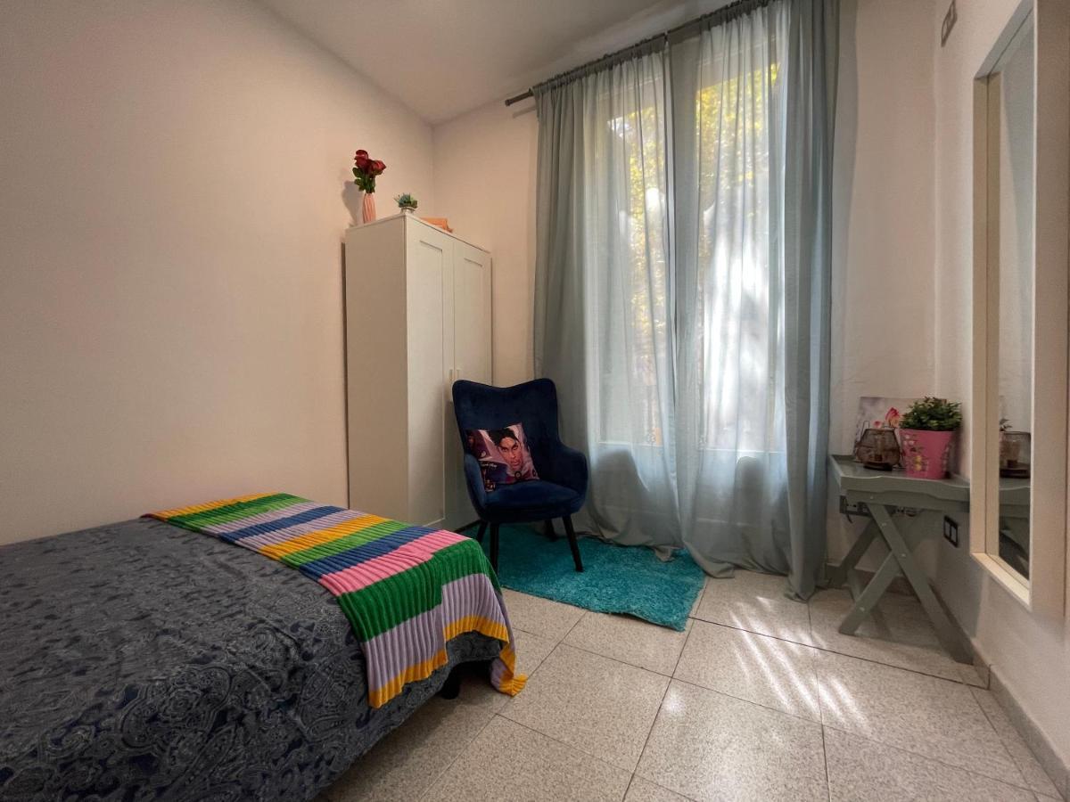Plaza Universidad Rooms Барселона Экстерьер фото