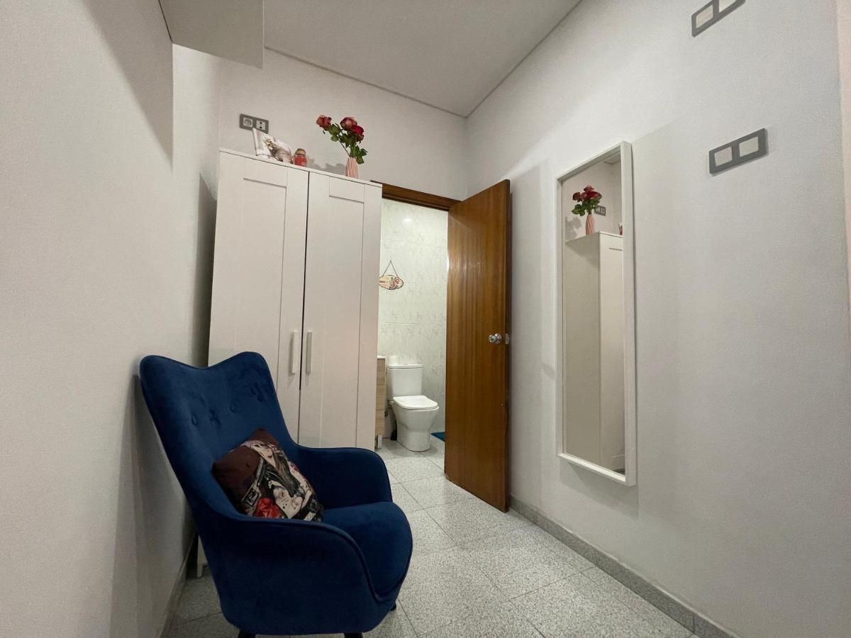 Plaza Universidad Rooms Барселона Экстерьер фото