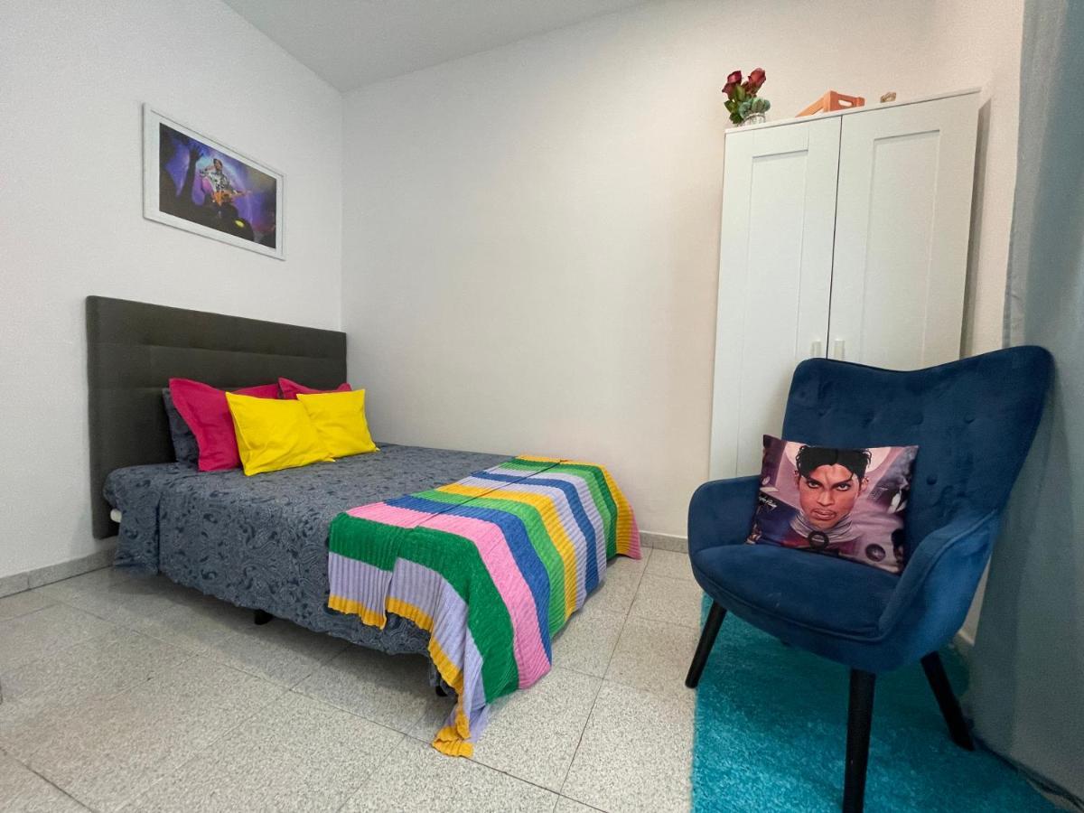 Plaza Universidad Rooms Барселона Экстерьер фото