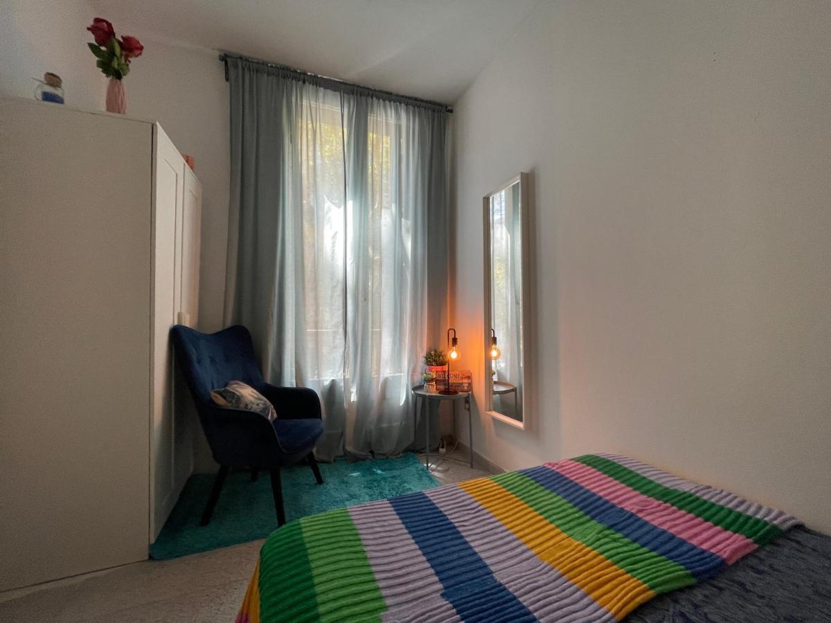 Plaza Universidad Rooms Барселона Экстерьер фото
