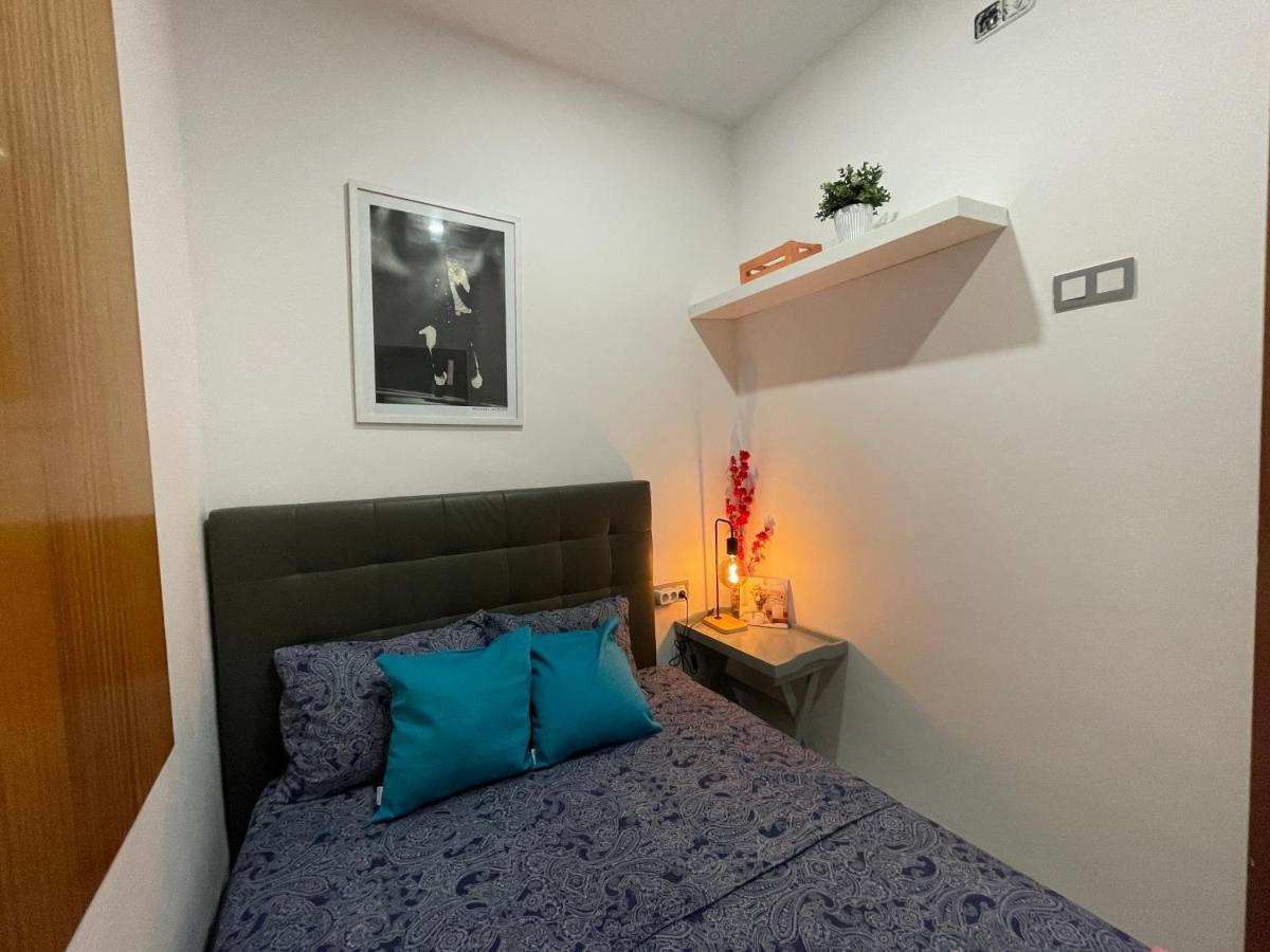 Plaza Universidad Rooms Барселона Экстерьер фото